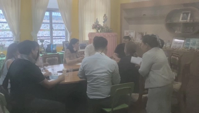 ผู้ปกครองกว่า 100 คนบุกโรงเรียน ขอดูภาพกล้องวงจรปิดทุกห้องเรียน