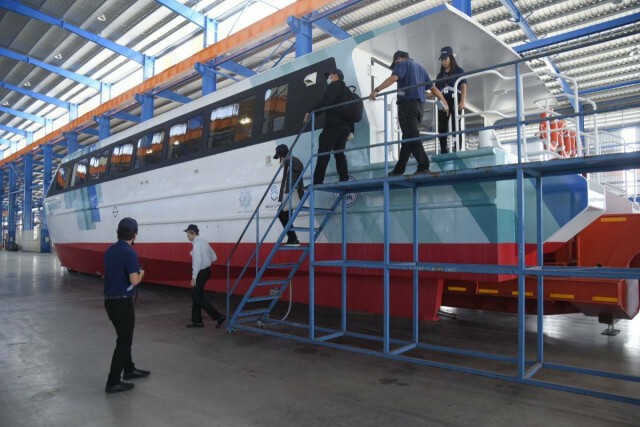 MEA เยี่ยมชมรถ E-bus เดินหน้าความร่วมมือหนุน ขสมก. ดัดแปลงรถเมล์เก่าเป็นรถโดยสารไฟฟ้า