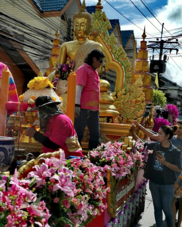 ชาวเน็ตส่องเลขทะเบียนรถแห่หลวงพ่อโต วัดบางพลี ก่อนหวยออก 1 ต.ค.