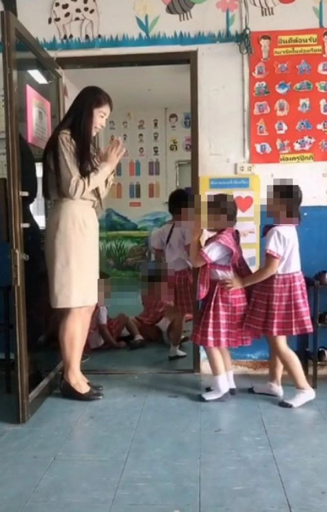 ชาวเน็ตชม คลิปครูทำกิจกรรมกับเด็ก ก่อนเข้าเรียน ดูแล้วมียิ้มตาม