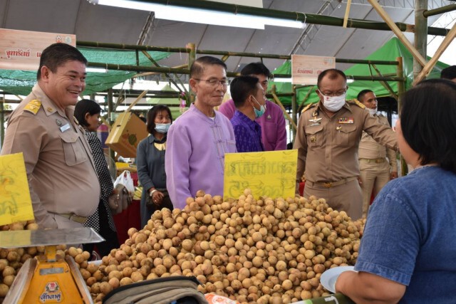 แข่ง"สากกระหน่ำยำลางสาด ลีลาสะท้านโลก"