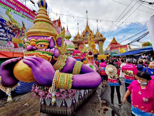 ชาวเน็ตส่องเลขทะเบียนรถแห่หลวงพ่อโต วัดบางพลี ก่อนหวยออก 1 ต.ค.