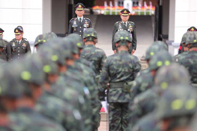 ประมวลภาพ "บิ๊กแดง" ในวันอำลาตำแหน่งผบ.ทบ.