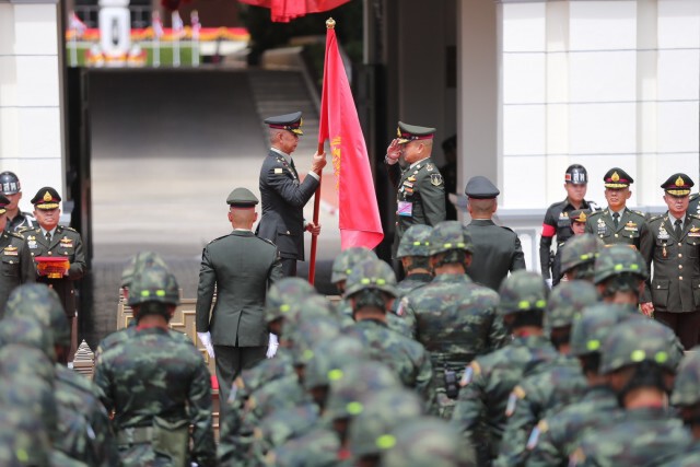 ประมวลภาพ "บิ๊กแดง" ในวันอำลาตำแหน่งผบ.ทบ.
