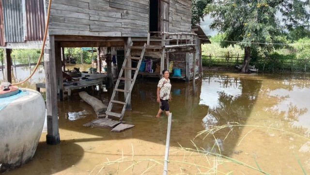 ลำปราสาทเอ่อล้น ท่วมบ้านนานกว่าสัปดาห์