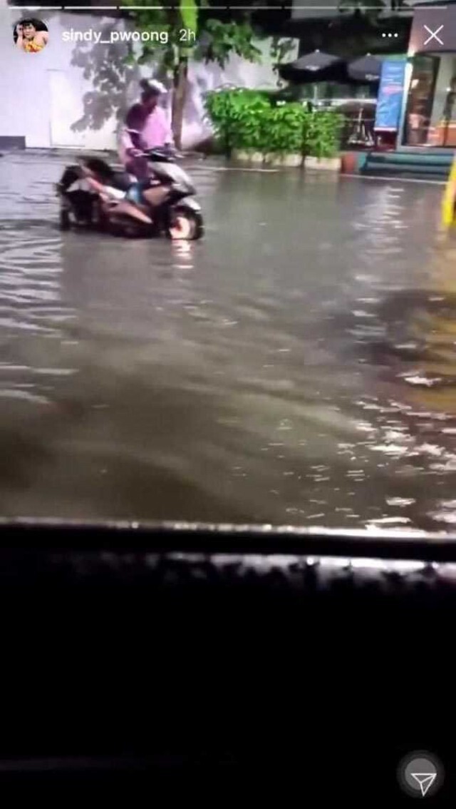 "ปิงปอง"  รีวิวถนนลาดพร้าวยามฝนตก รถติด น้ำท่วม ไฟช็อต ชีวิตดีๆที่ลงตัว