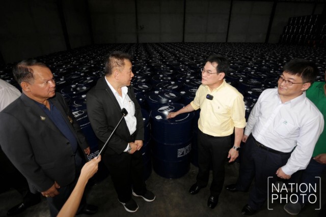 "จุรินทร์" ลุยตรวจสต็อกยางสงขลาเร่งรัดการรับซื้อยาง