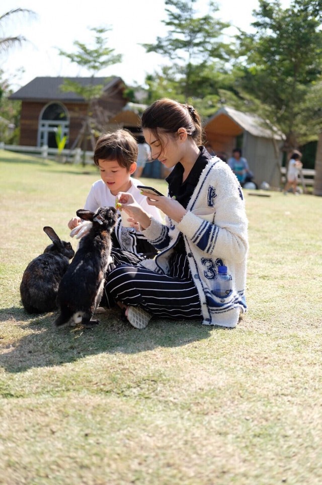 เกิดอะไรขึ้น  ซาร่าตัดพ้อเหนื่อยอยากใช้ชีวิตปกติ ลั่นคิดถึงลูกมาก