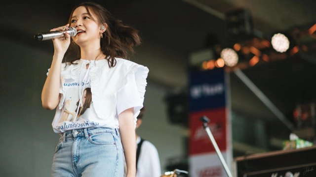 แฟนคลับ ตะลึง!! เสื้อ"อิ้งค์ วรันธร" ราคาพุ่ง 10 เท่า