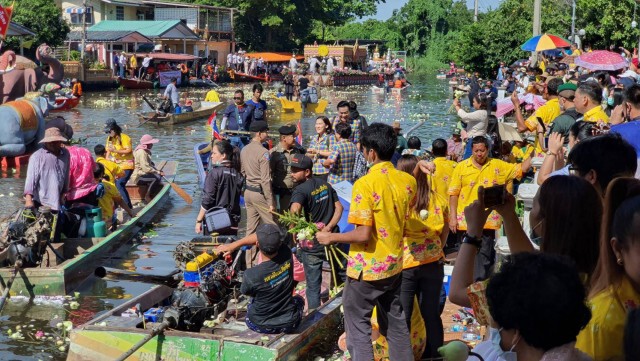 คนแห่ร่วมงานรับบัวบางพลี ปี 63 ประเพณีหนึ่งเดียวในโลก