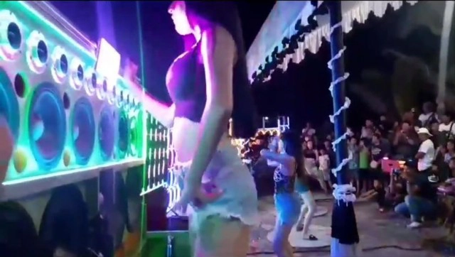 จัดโคโยตี้โชว์งานศพหนุ่มรปภ.