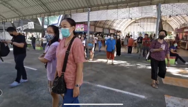 หวั่นซ้ำรอย ผู้ปกครองกว่า 100 คนแห่ขอดูกล้องวงจรปิดรร.สาขาบางบัวทอง