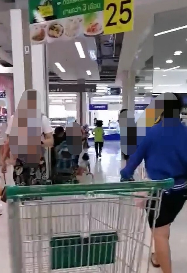 เด็กวิ่งโร่ขอครูให้ไปส่งแม่ พอถึงที่หมายเผ่นแน่บ รู้ความจริงพูดไม่ออก