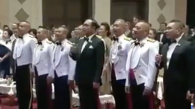 แชร์คลิป ‘ลุงตู่-บิ๊กแดง’นำร้องเพลง 4 เหล่าทัพ