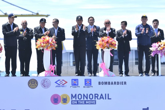 โมโนเรล 'สายสีชมพู-เหลือง' ขบวนแรกถึงไทยแล้ว เปิดบริการปี 65