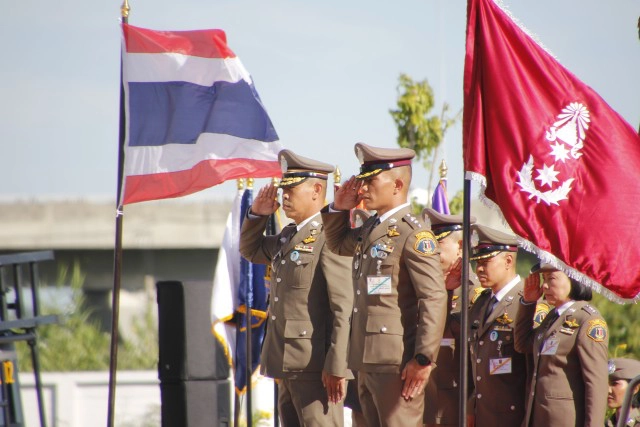 "บิ๊กเอ็ม" ขึ้นรับธงคอมมานโด สานงานภารกิจปฏิบัติการพิเศษ