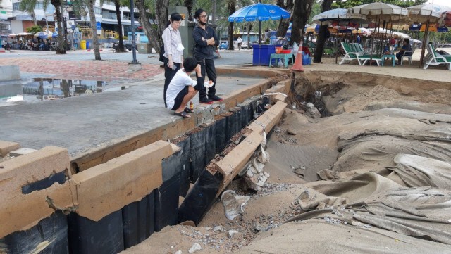 ฝนตกหนักชายหาดพัทยาเสียหายหลายจุด