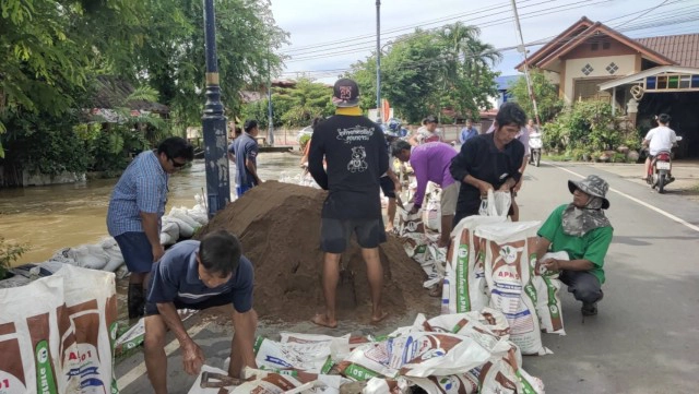 น้ำล้นอ่างเก็บน้ำแม่มานทะลักท่วมพื้นที่อ.สูงเม่น