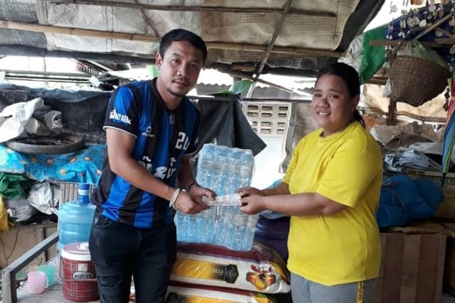 เสี่ยบอย เศรษฐี 48 ล้าน ตามหาแม่ค้าลอตเตอรี่ผู้ให้โชคจนเจอ