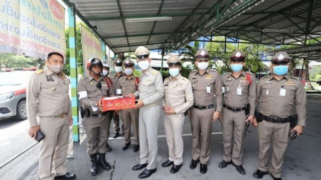 ชาวเน็ตชื่นชม ชีวิตเรียบง่าย ผู้ว่าฯ ชัยวัฒน์ พ่อเมืองปทุมฯ กับอีกมุมที่ไม่เคยเห็น