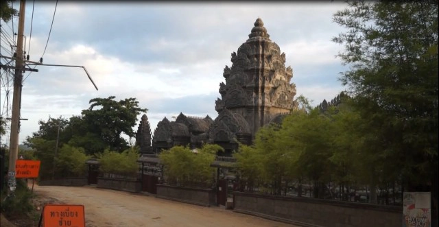 โรงแรมเกาะพะงันสร้างเหมือนปราสาทหิน ยังปิดให้บริการ