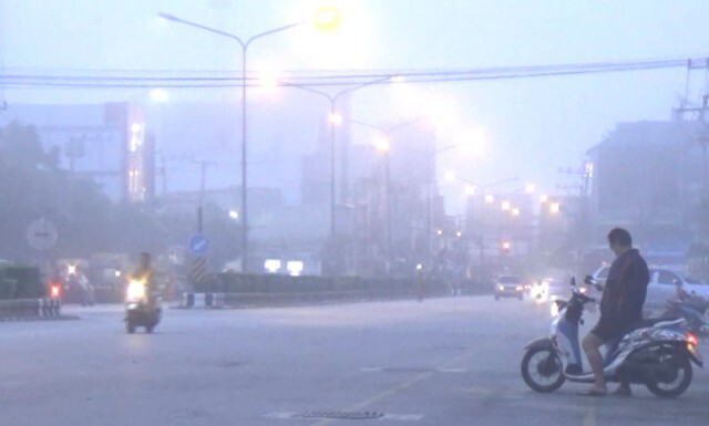 ปลายฝนต้นหนาว-หมอกหนาปกคลุมเมืองพิษณุโลก