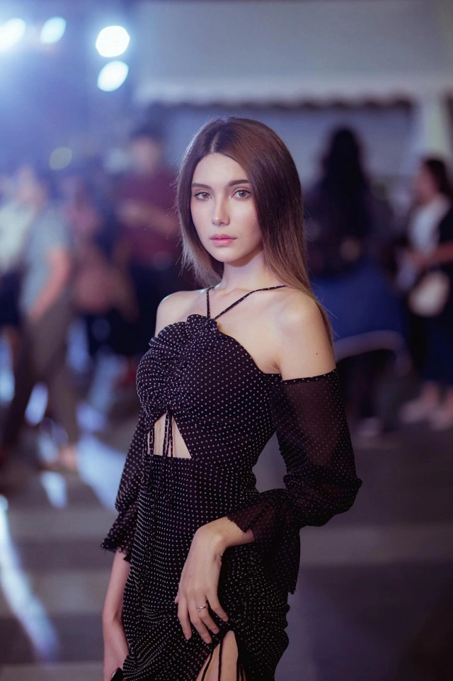 เปิดภาพน้องเอมิลี่ ลูกสาวซาร่า คาซิงกินี  ถ่ายสามคนแม่ลูก