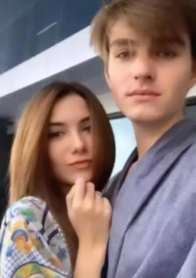 ทัวร์ลง‘วาดิม’ แฟน ‘ซาร่า’  ชาวเน็ตแห่ถามเป็นพ่อของเด็กจริงใช่ไหม??