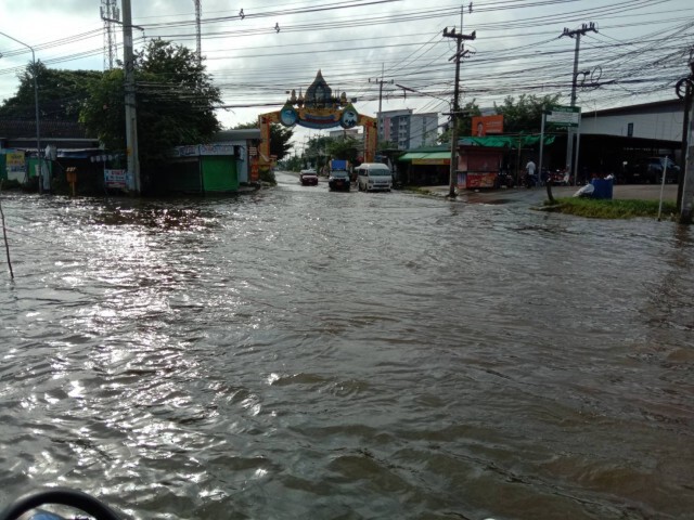 น้ำท่วมคู่ขนานมิตรภาพลด20ซม.คาดอีก2วันเข้าสู่ภาวะปกติ