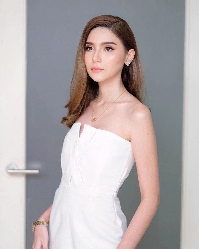 คุ้ยแฟ้มลับประวัติรัก "ซาร่า คาซิงกินี" คุณแม่ลูกสอง