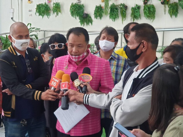 "ศรีสุวรรณ-ผู้ป่วยบัตรทอง" ยื่นนายกฯ ร้องขอตั้งคกก.สอบ สปสช.