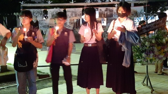 กลุ่มแนวร่วมนิสิต มมส. เพื่อประชาธิปไตยจัดกิกจกรรมรำลึก6ตุลา