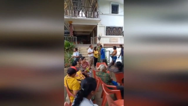 กำนันเมืองคอนแจกเงินชาวบ้าน ช่วยโควิด