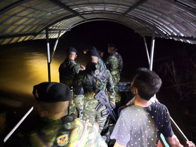 รวบ3หนุ่มเมียนมา-บนเรือหางยาวลอบเข้าไทย