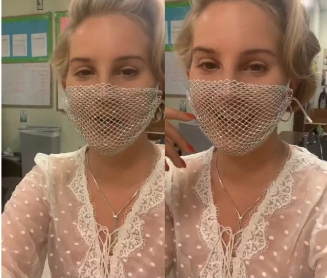 "ลานา เดล เรย์" ใส่ "หน้ากากตาข่าย" ไปพบปะแฟนๆ ห่วงสวย แต่ไม่ห่วงแฟนคลับ