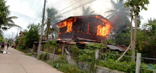 ไฟไหม้บ้านยายห่วงโฉนดหวิดโดนคลอก