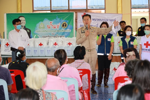 ผู้ว่าฯโคราชเปิดสายด่วน ช่วยประชาชน 24. ชม.