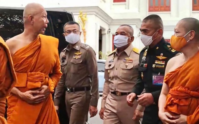 "บิ๊กแดง"เข้าพิธีอุปสมบทแล้ว ได้ฉายา "อภิรัชตโน"