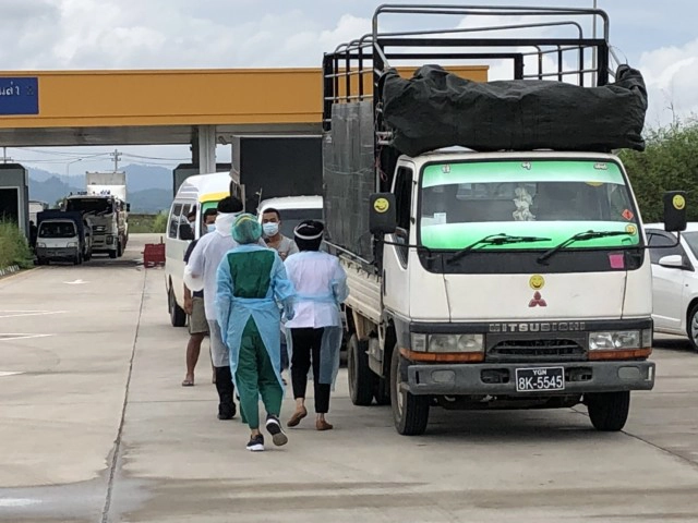 รพ.แม่สอด ตั้งจุดคัดกรองชาวเมียนมา-สกัดโควิด19