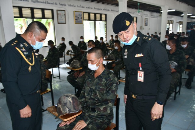 พลทหารเฮลั่น! เงินเดือนออก