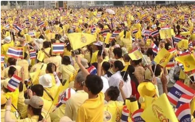 รัฐบาลขอเชิญชวนพสกนิกรชาวไทยสวมใส่เสื้อเหลือง 13 ต.ค.นี้ !!