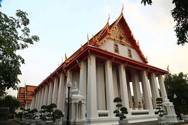 รู้จัก "วัดหงส์รัตนาราม" ที่ "บิ๊กแดง-บิ๊กแป๊ะ" บวช