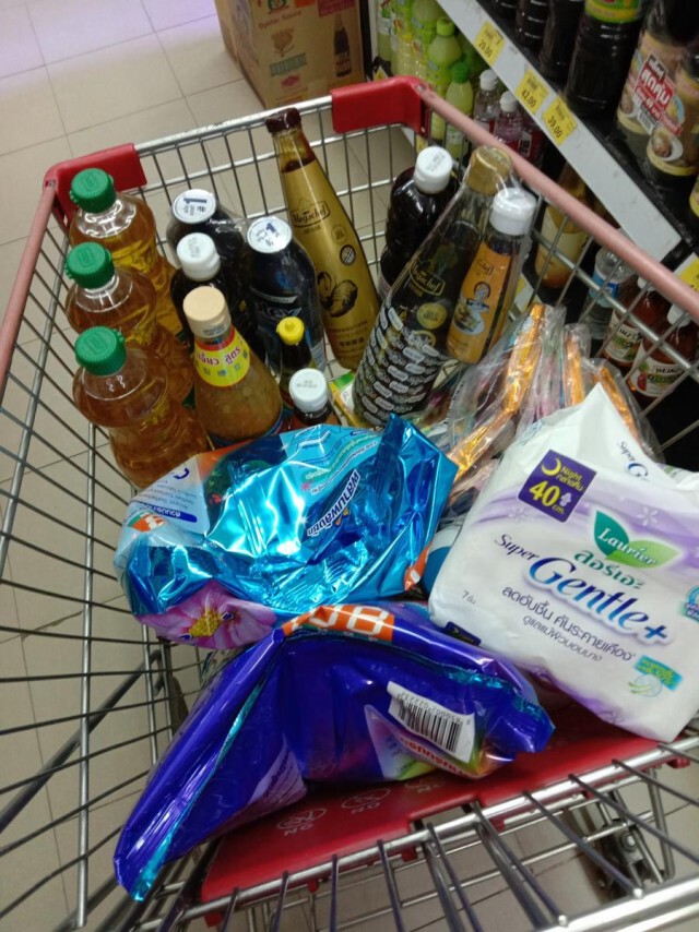 รัฐโอนแล้ววันนี้ ! ผู้ถือบัตรคนจน คนละ500บาท ใช้รูดซื้อสินค้าเท่านั้น
