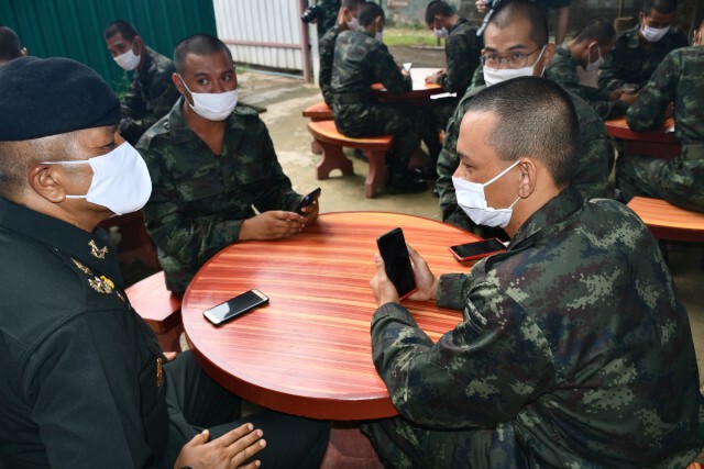 พลทหารเฮลั่น! เงินเดือนออก