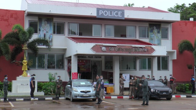รวบแก๊งยาบ้าข้ามชาติขณะรับของใกล้โรงพัก