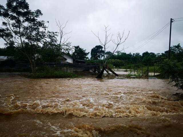 ปากช่อง​ อ่วม​ น้ำป่าเขาใหญ่ทะลัก​ อพยพ​ 5 หมู่บ้าน​