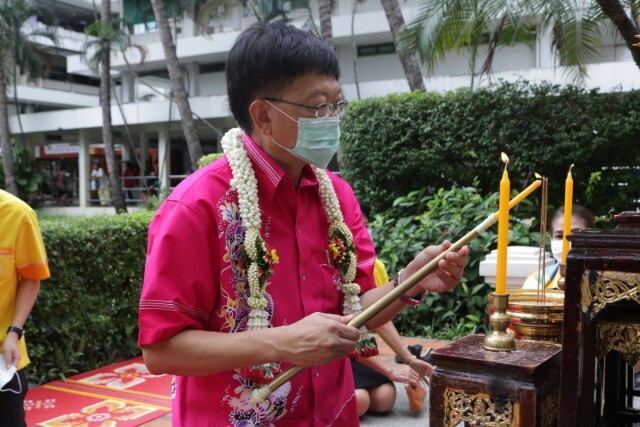 บุคลากร รพ.ขอนแก่นต้อนรับ"นพ.ชาญชัย" คืนกลับรับตำแหน่งเดิม