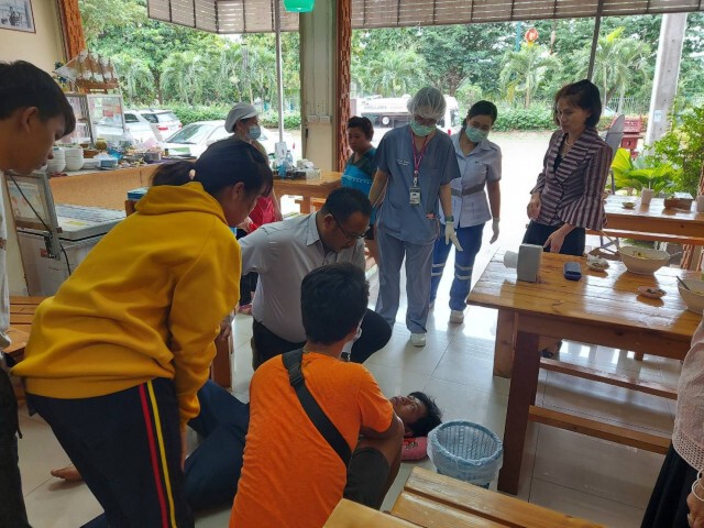 หนุ่มชักตอนกินข้าว โชคดี หมออยู่ใกล้รุดช่วยทัน ก่อนทราบป่วยโรคร้าย