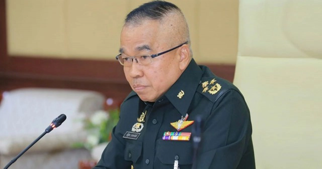 โปรดเกล้าฯให้พลเอก ณัฐพล นาคพานิชย์ เป็นเลขา สมช.