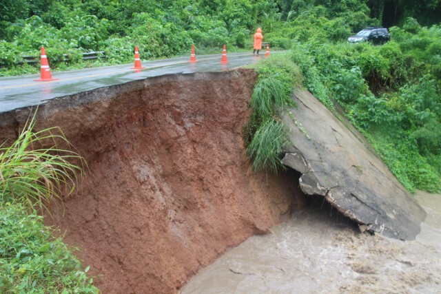 ฝนตกหนักน้ำป่าไหลทะลักตัดขาด3หมู่บ้าน